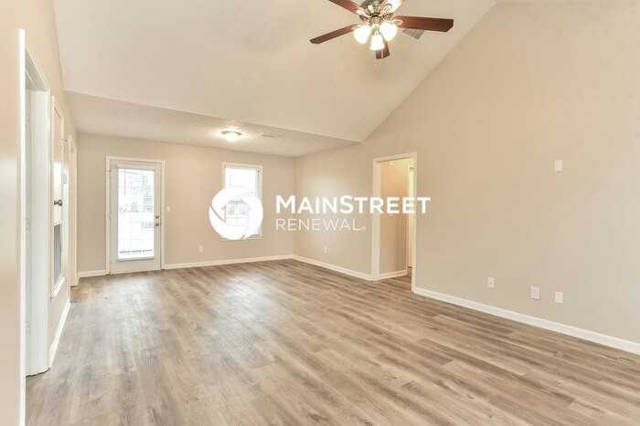99 Morton St - Photo 3 of 16