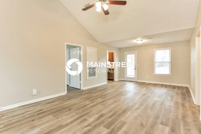 99 Morton St - Photo 4 of 16