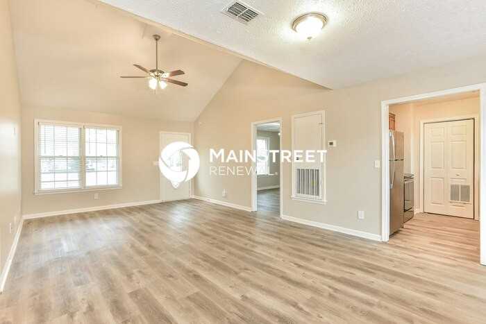 99 Morton St - Photo 5 of 16