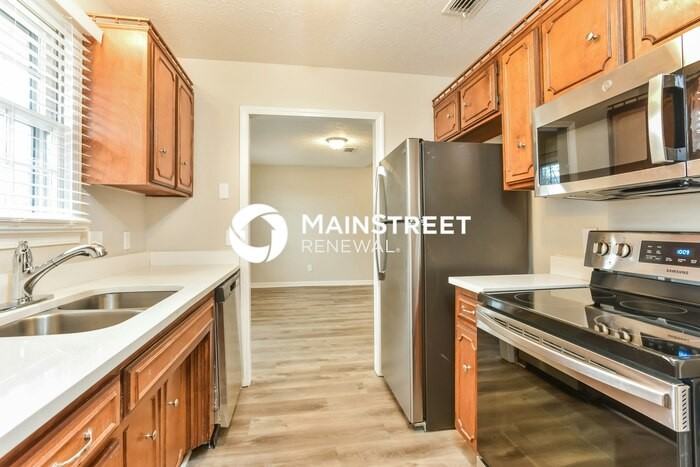 99 Morton St - Photo 6 of 16