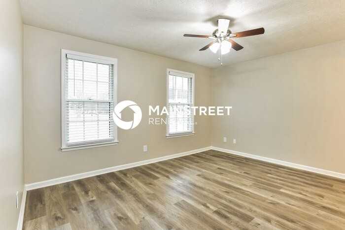 99 Morton St - Photo 7 of 16