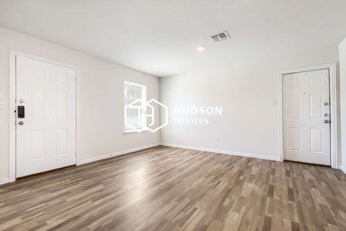 702 Walnut St #A - Photo 4 of 14