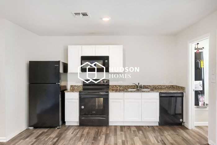 702 Walnut St #A - Photo 6 of 14