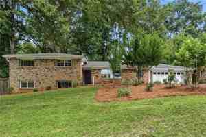 featured image of 1720 Mary Lou Ln Se