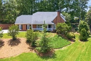 1390 Tennis Court Pl - Photo 1 of 1