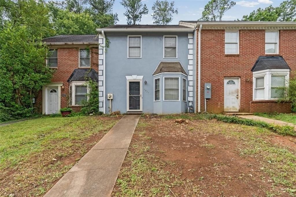 2927 Governors Ct - Photo 2 of 33