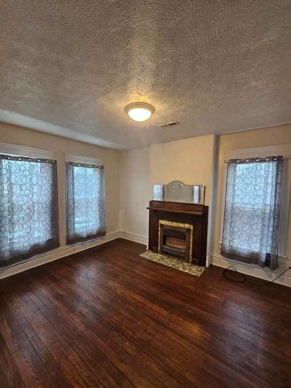 540 6th Ave - Photo 4 of 10