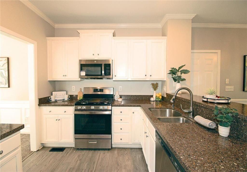 1213 Kingsbury Ln - Photo 4 of 42