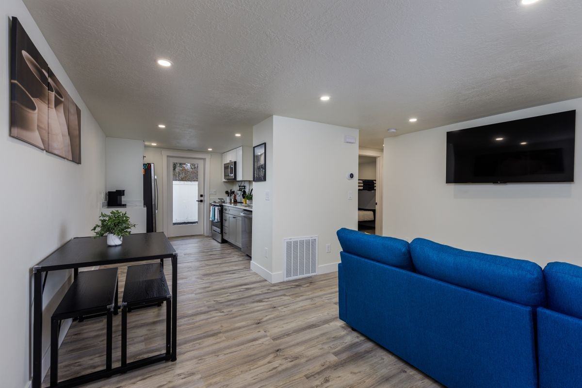 170 N 400 E ##176 - Photo 2 of 17