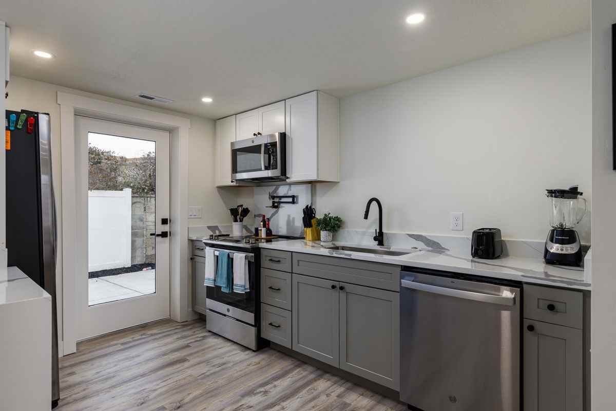 170 N 400 E ##176 - Photo 7 of 17