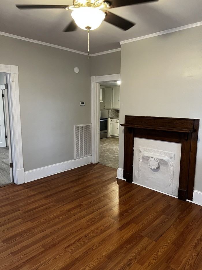 703 Love St - Photo 6 of 10