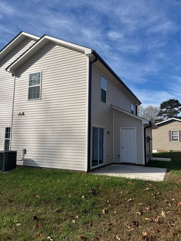507 E Mills Dr - Photo 2 of 13