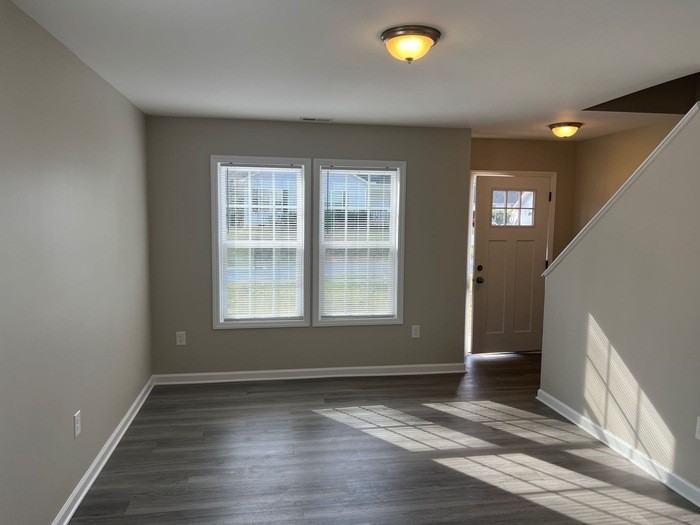 507 E Mills Dr - Photo 4 of 13