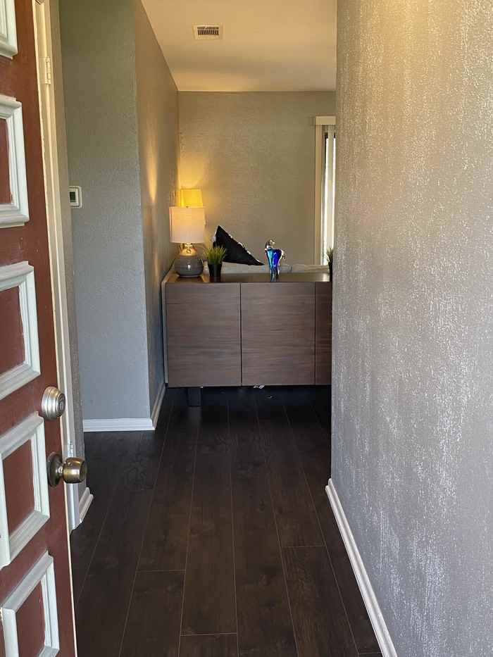 1305 E Main St - Photo 4 of 25