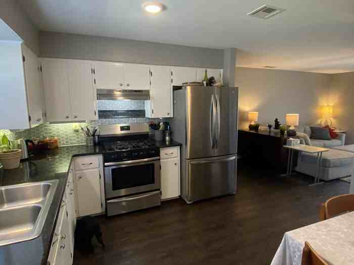 1305 E Main St - Photo 6 of 25