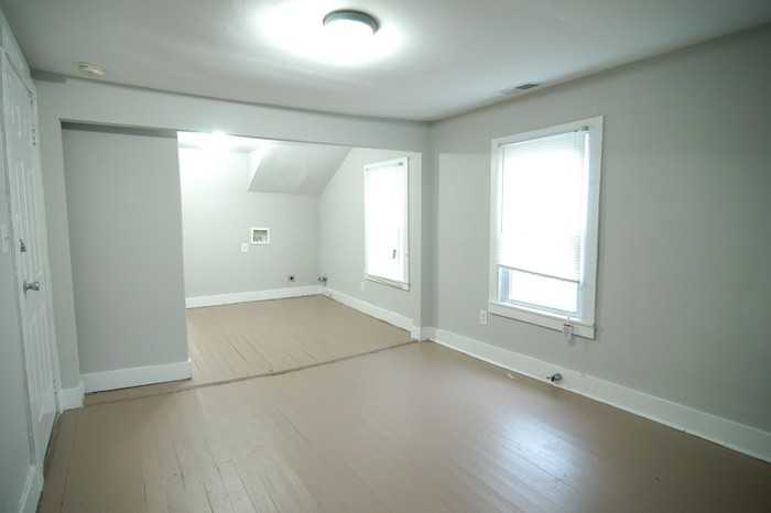 1407 Meharry Blvd #D - Photo 3 of 19