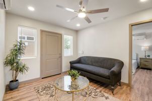 featured image of 1720 E Edison St