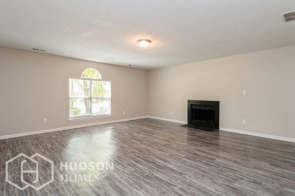 601 Pennwood Ln - Photo 7 of 25