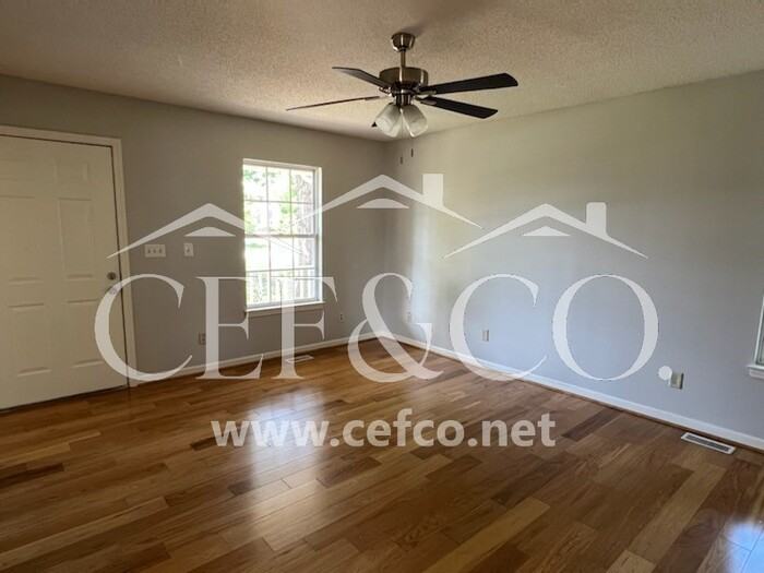 349 E Myles Ln - Photo 4 of 11