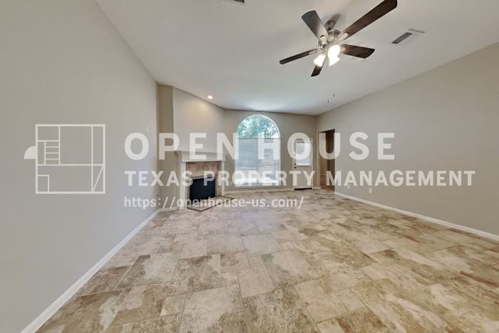 15610 Forest Run Dr - Photo 4 of 20