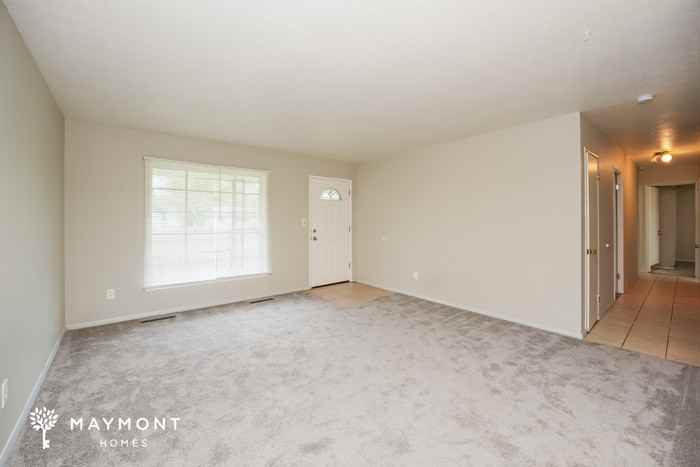 25120 Sandhurst Rd - Photo 4 of 12