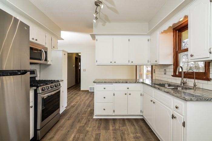 11811 65th Pl N - Photo 6 of 15