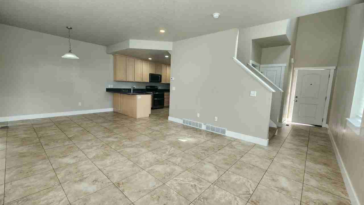 3216 W Prairie Grass Dr - Photo 3 of 20