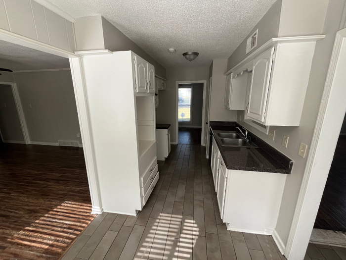 3568 Clearbrook St - Photo 4 of 25