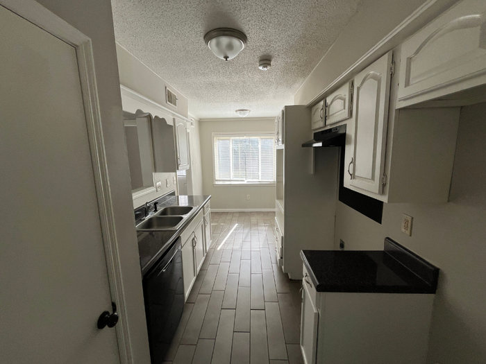 3568 Clearbrook St - Photo 5 of 25