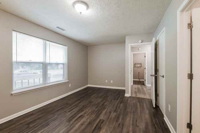 11318 Kristen Ln - Photo 7 of 12