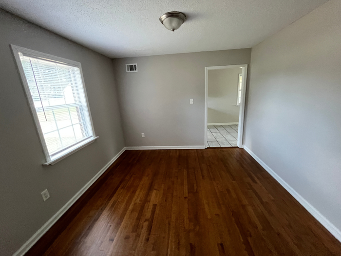 1585 Carol Dr - Photo 5 of 21