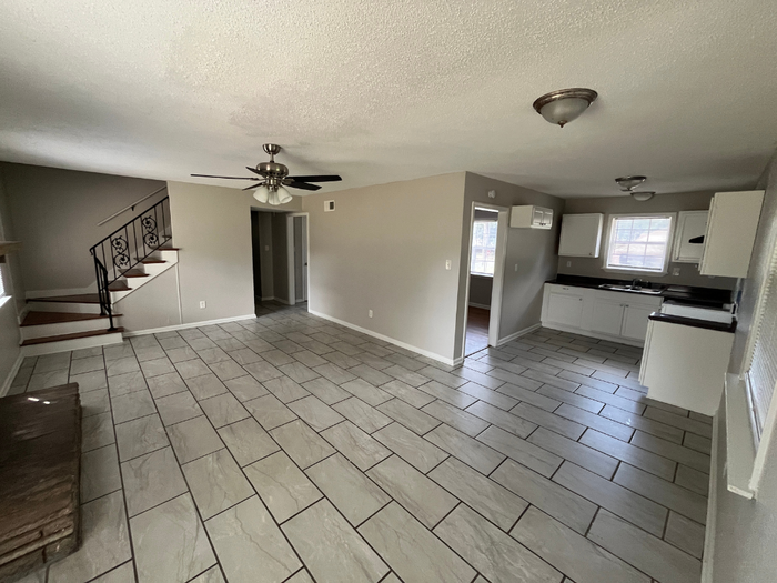 1585 Carol Dr - Photo 7 of 21
