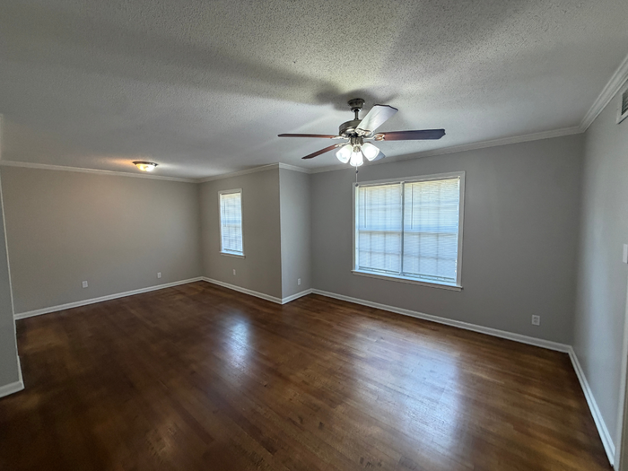 5188 Banbury Ave - Photo 2 of 21