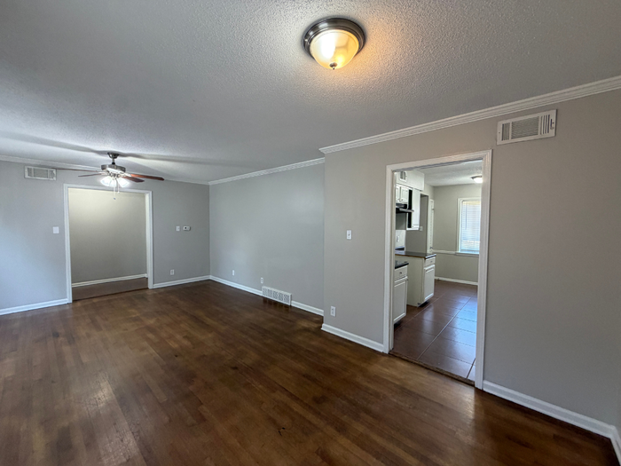 5188 Banbury Ave - Photo 4 of 21