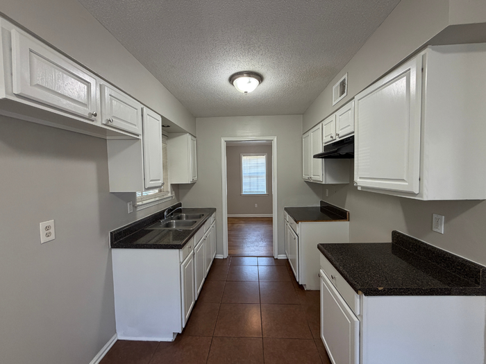 5188 Banbury Ave - Photo 5 of 21