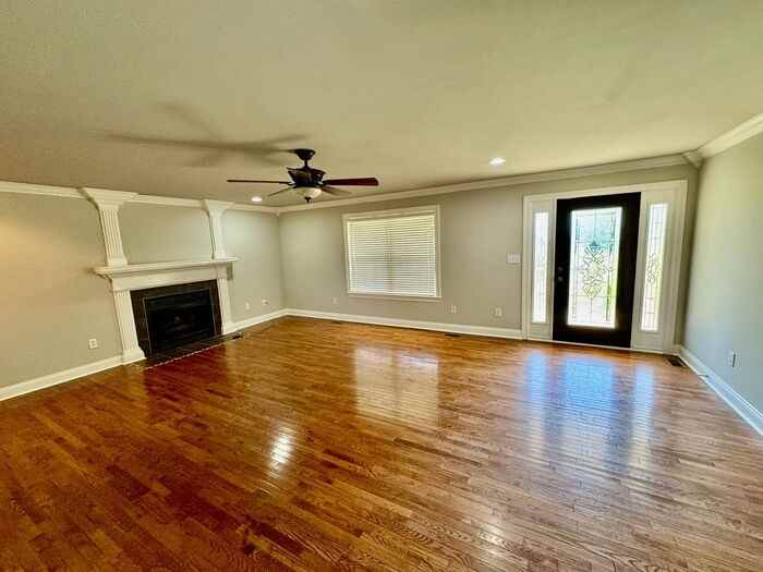 996 New Market Rd - Photo 2 of 20