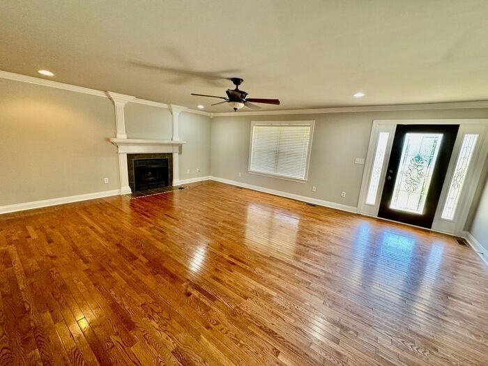 996 New Market Rd - Photo 3 of 20