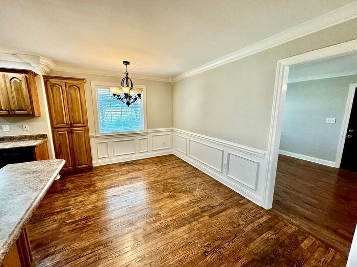996 New Market Rd - Photo 5 of 20