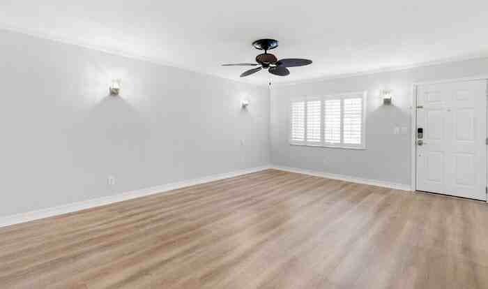 8039 Garden Dr - Photo 4 of 28