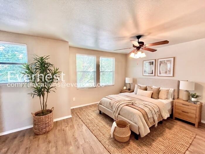 8434 Cotton Valley Ln - Photo 4 of 30