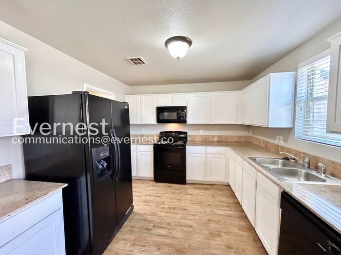 8434 Cotton Valley Ln - Photo 6 of 30