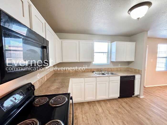 8434 Cotton Valley Ln - Photo 7 of 30
