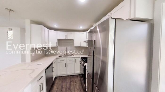 3930 Ne 6th Pl - Photo 6 of 15
