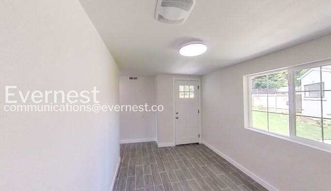 3930 Ne 6th Pl - Photo 7 of 15
