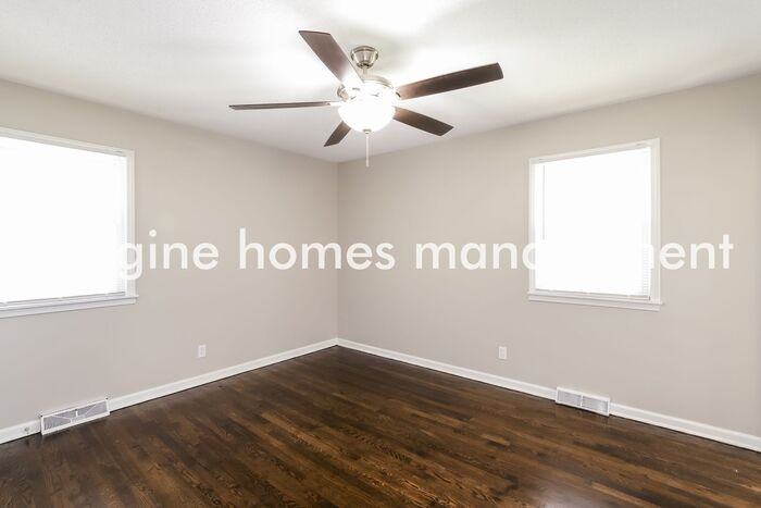 411 Stuart St - Photo 7 of 15