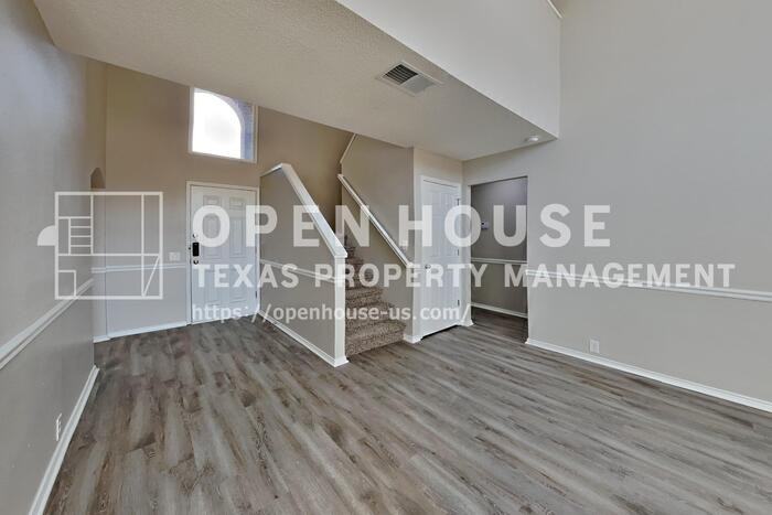 1101 Highland Station Dr - Photo 4 of 20