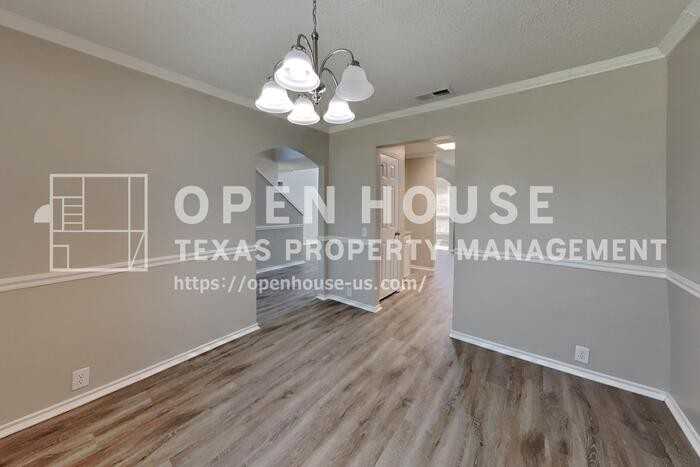 1101 Highland Station Dr - Photo 7 of 20