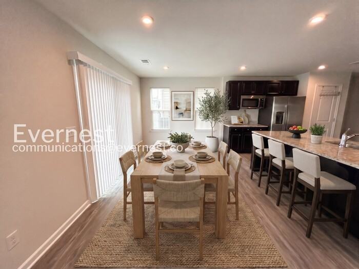 1344 Tree House Dr - Photo 4 of 24