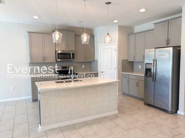 8404 Praise Dr - Photo 7 of 31