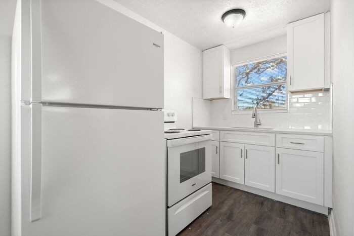 1908 1/2 43rd St S #2 - Photo 6 of 18